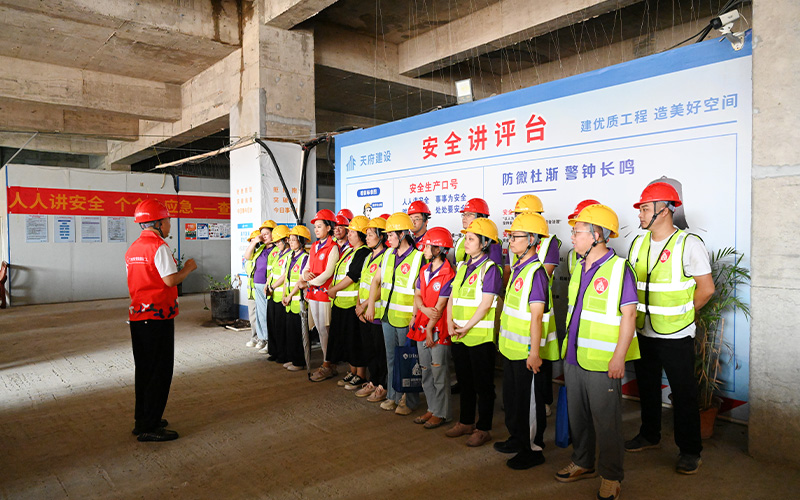 1752109269614258.jpg 慰问活动-7.jpg